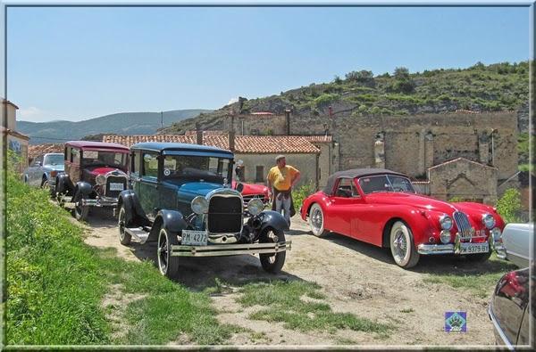 Coches Clásicos en la Ciudad de Frías