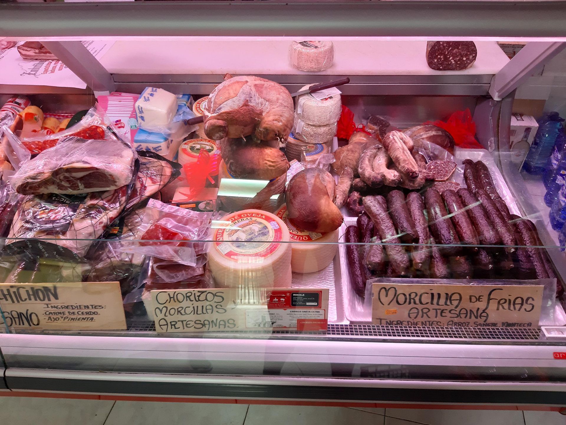 Supermercado y Carnicería Hnos. Pérez